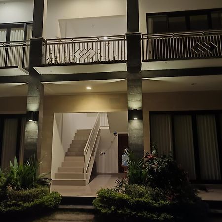 Limun Guesthouse Amlapura エクステリア 写真