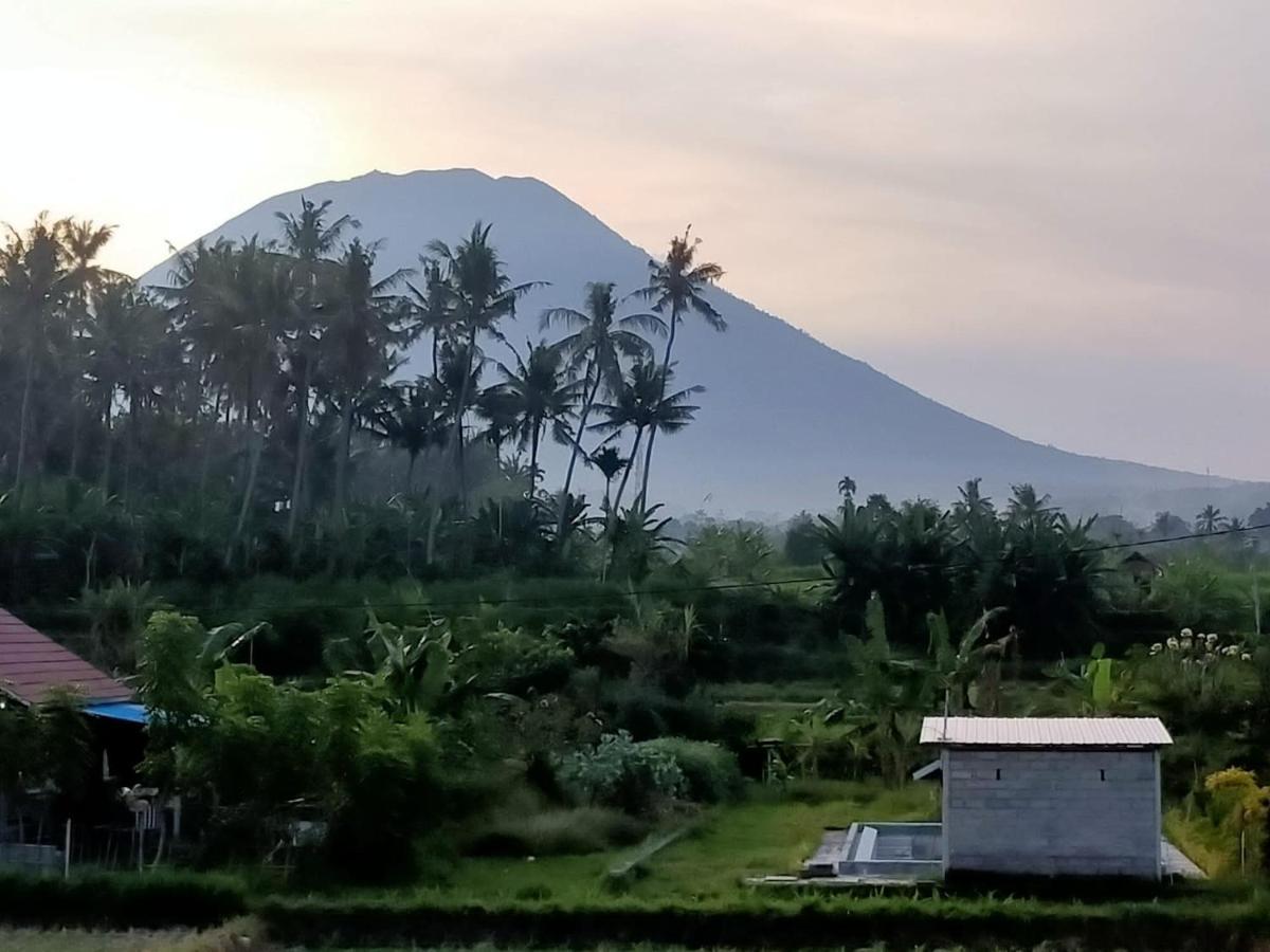 Limun Guesthouse Amlapura エクステリア 写真