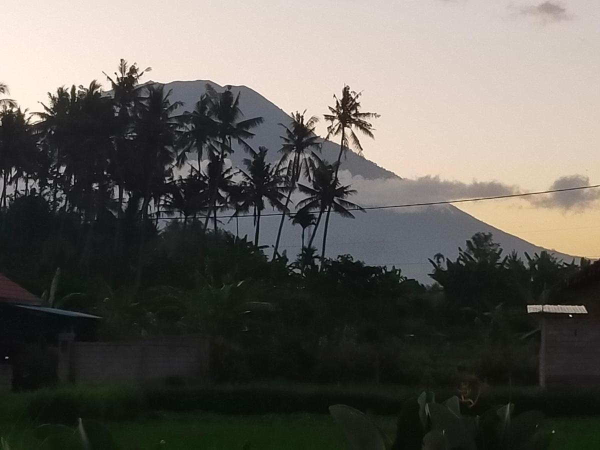 Limun Guesthouse Amlapura エクステリア 写真