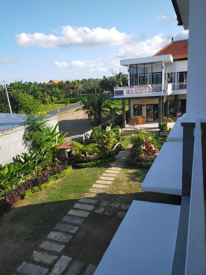 Limun Guesthouse Amlapura エクステリア 写真