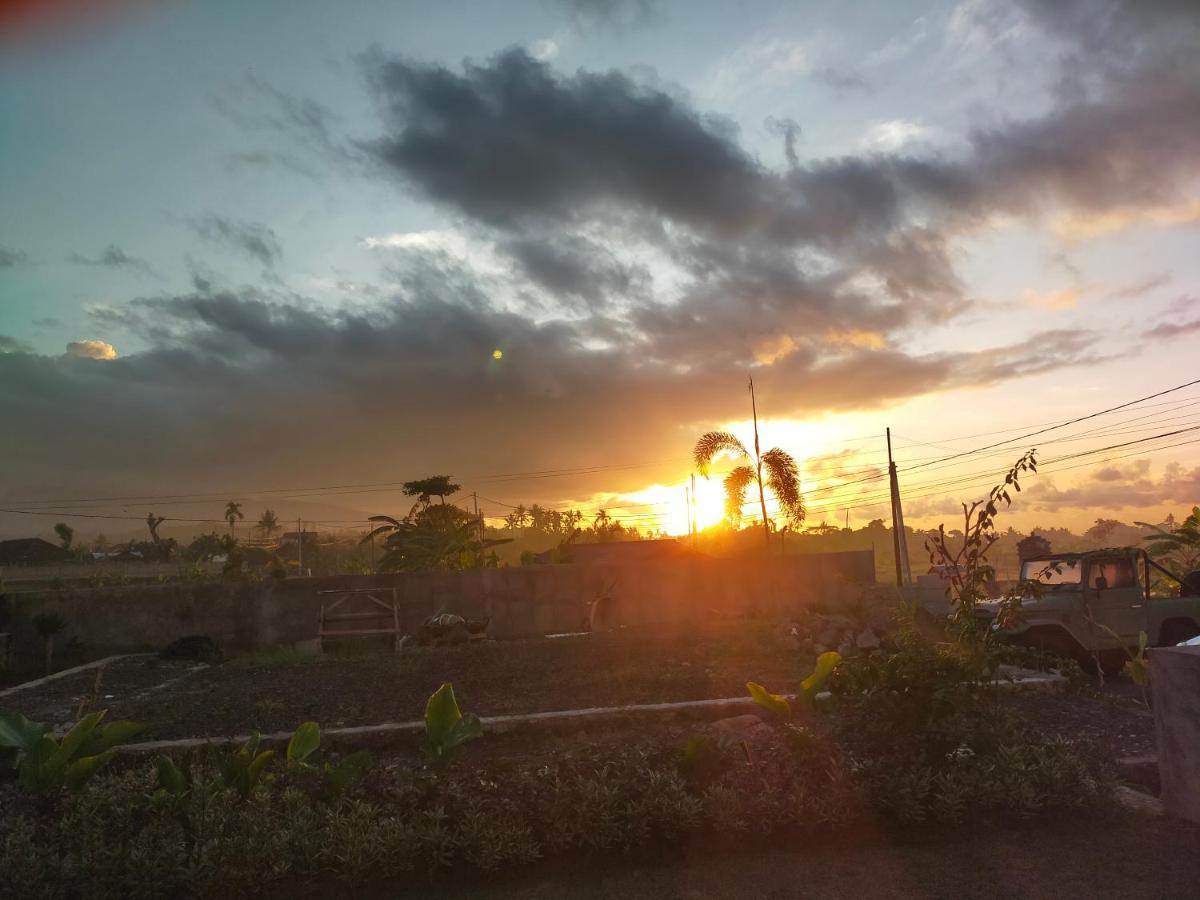 Limun Guesthouse Amlapura エクステリア 写真