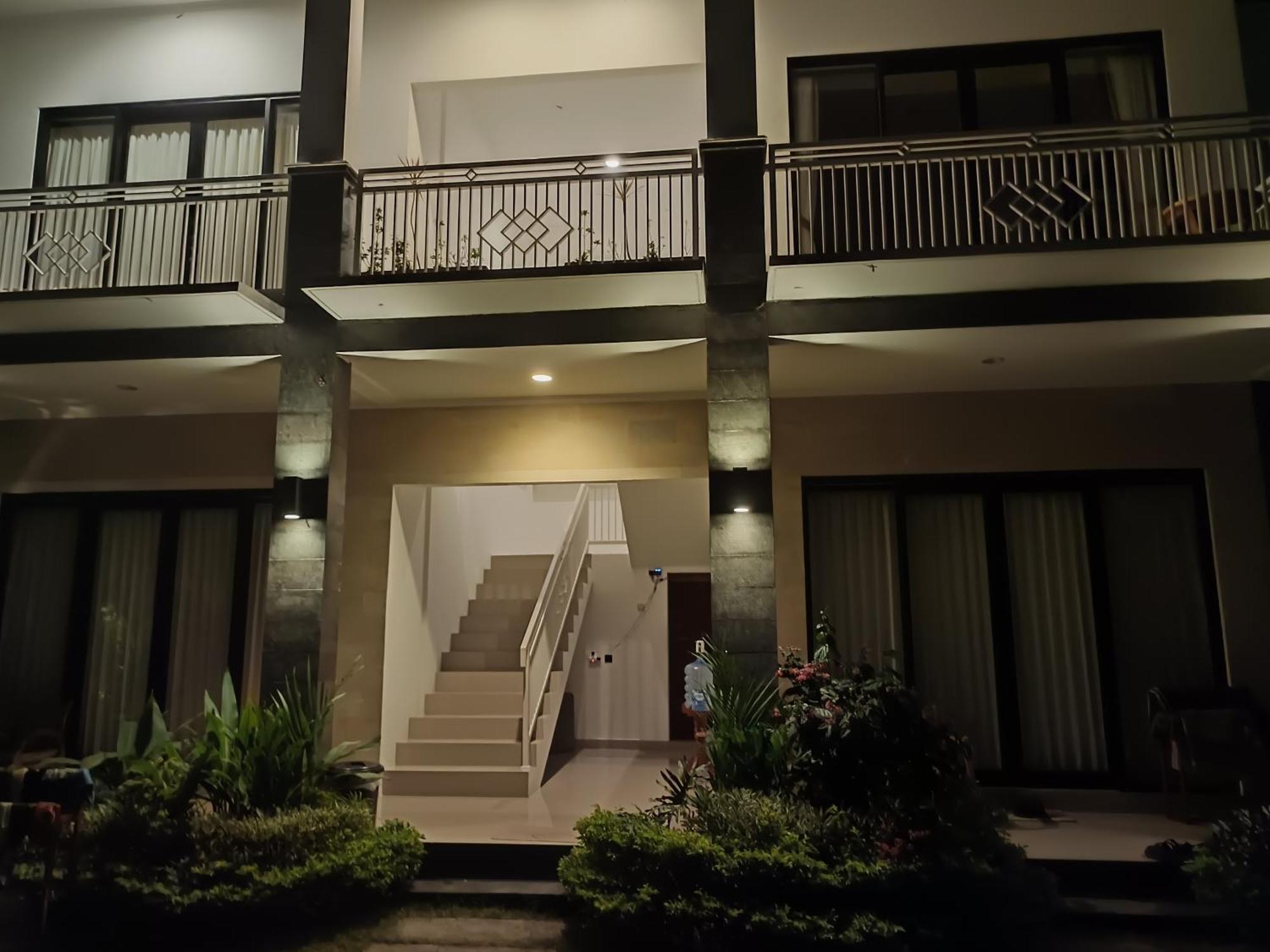 Limun Guesthouse Amlapura エクステリア 写真