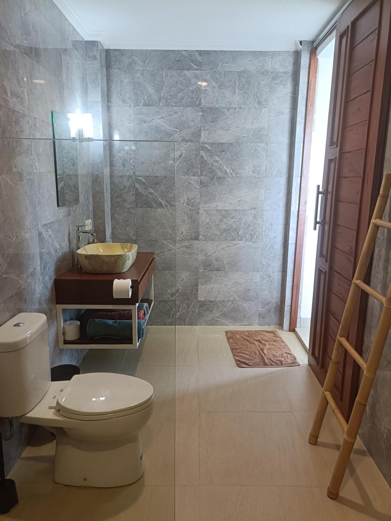 Limun Guesthouse Amlapura エクステリア 写真