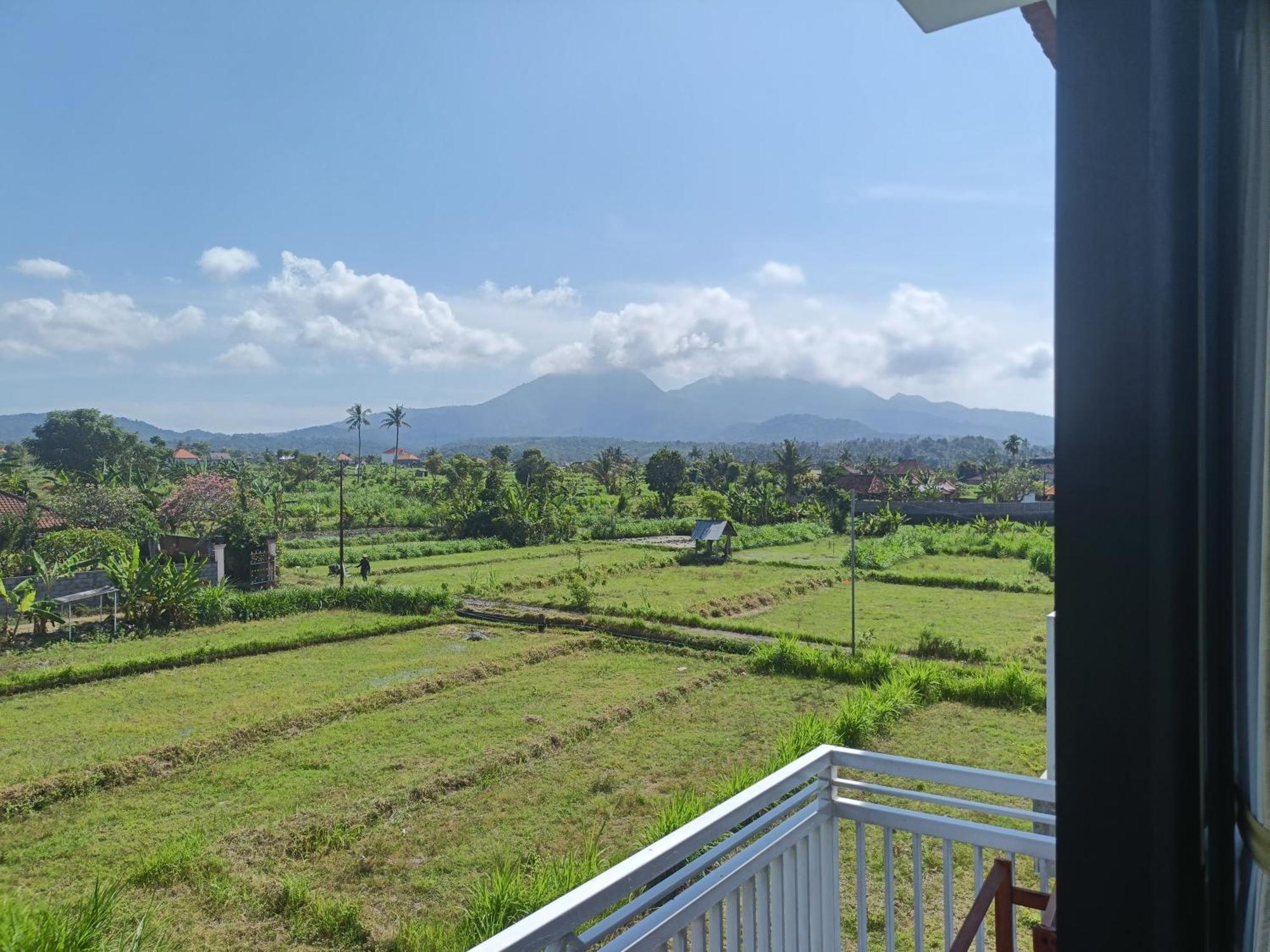 Limun Guesthouse Amlapura エクステリア 写真