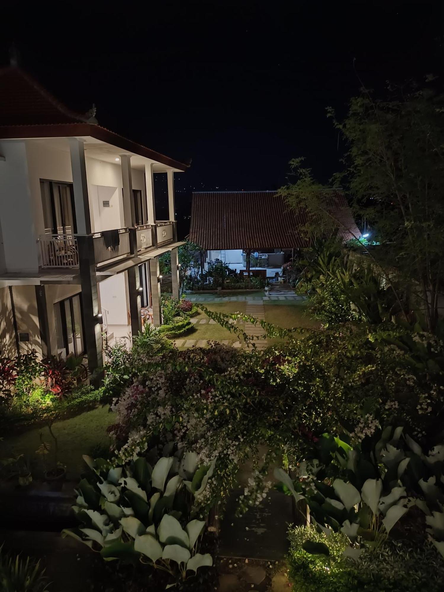 Limun Guesthouse Amlapura エクステリア 写真