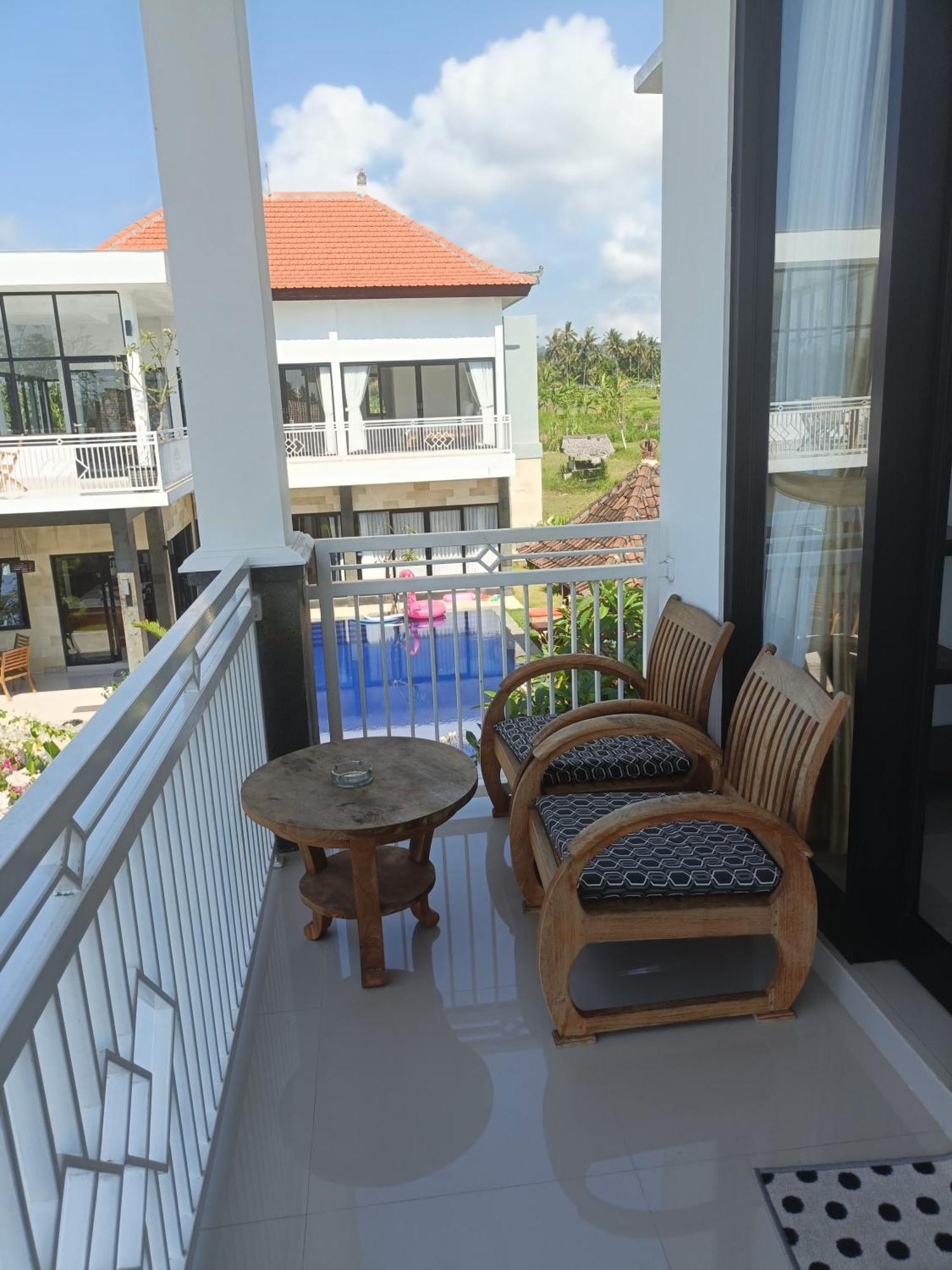Limun Guesthouse Amlapura エクステリア 写真