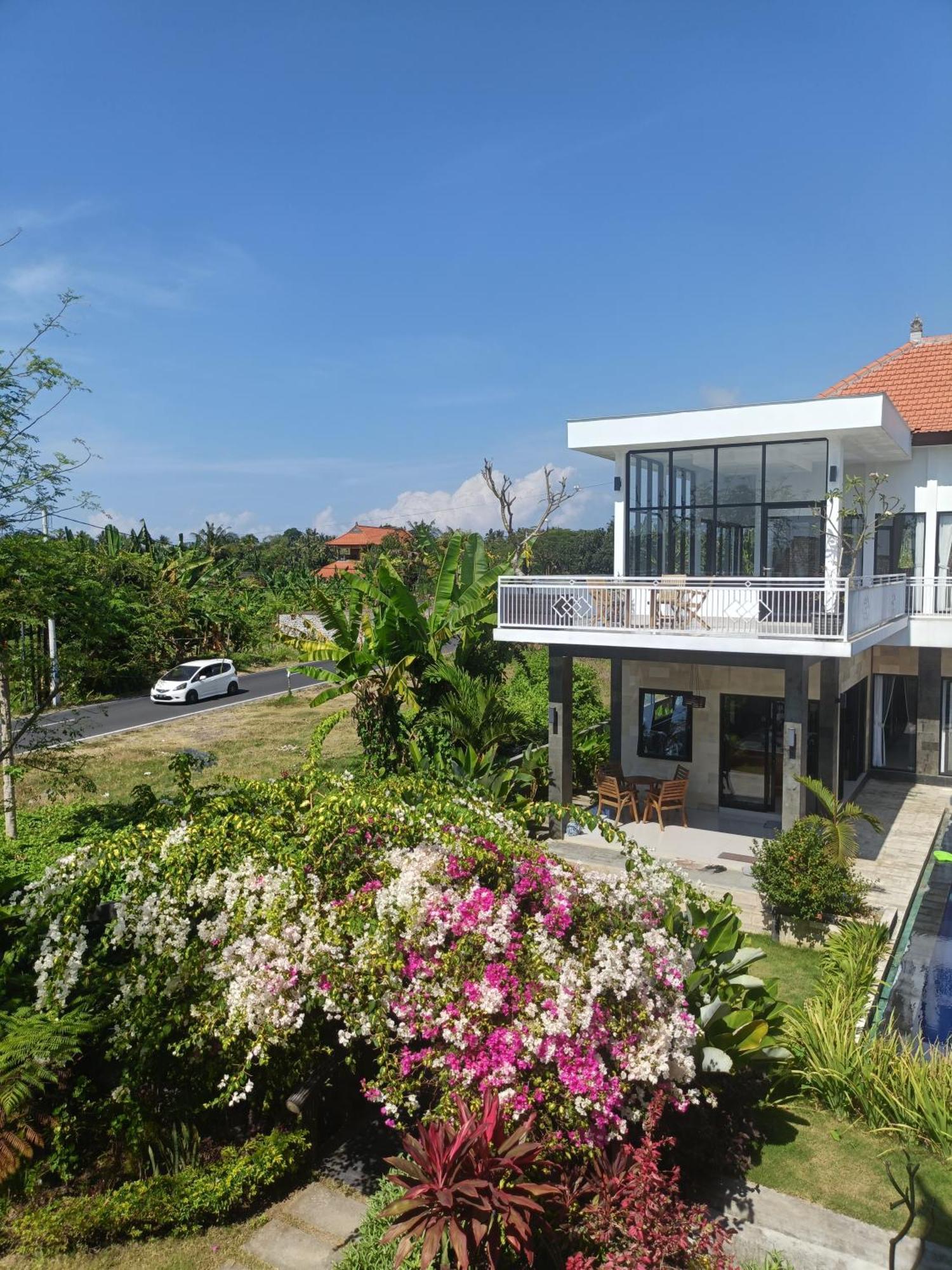 Limun Guesthouse Amlapura エクステリア 写真