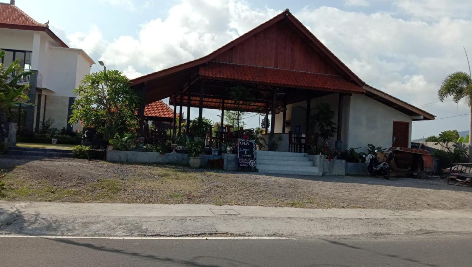 Limun Guesthouse Amlapura エクステリア 写真